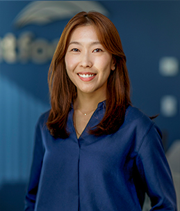 Braintree periodontist Doctor Linda Park